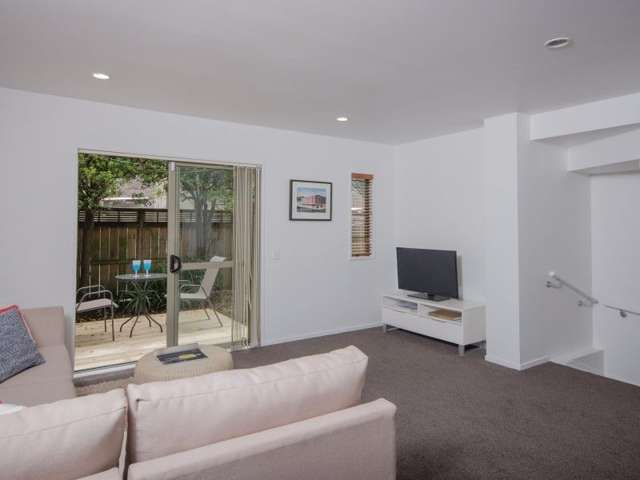 51/21 Hunters Park Drive Three Kings_3