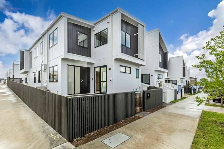 24 Bristol Freighter Road Hobsonville_21