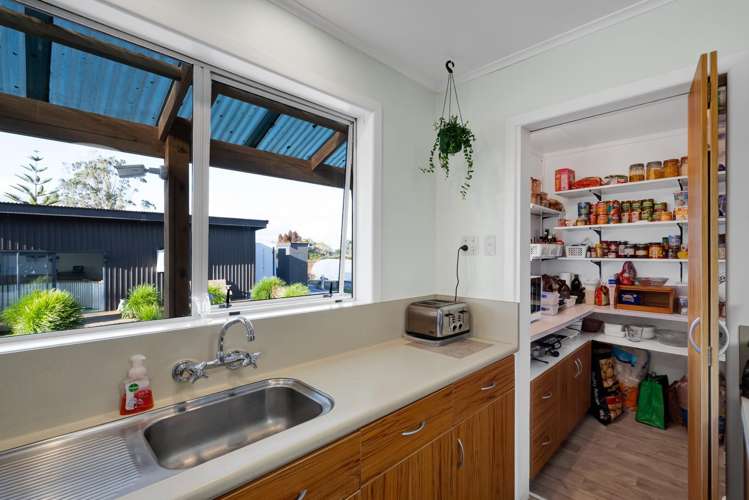 37 Warwick Road Stratford_6