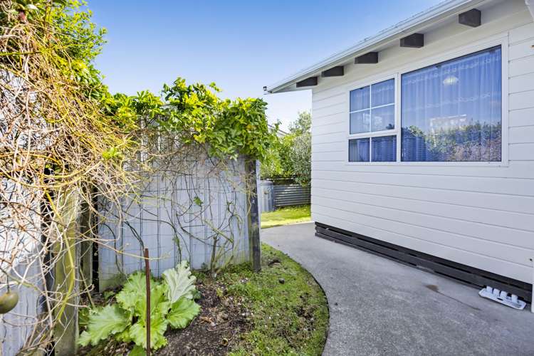 8A Grant Vc Street Hawera_21