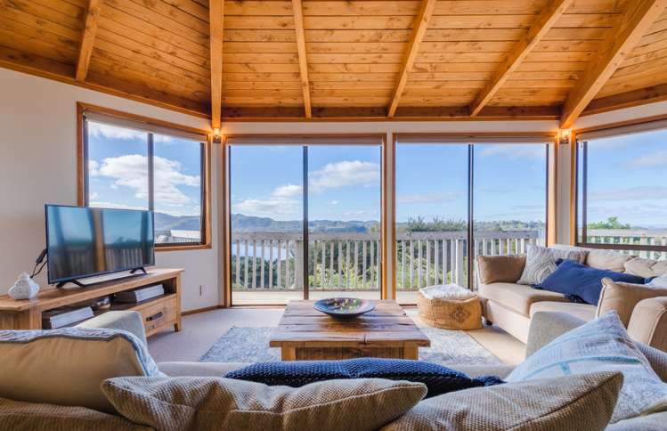 627 Huia Road Parau_5