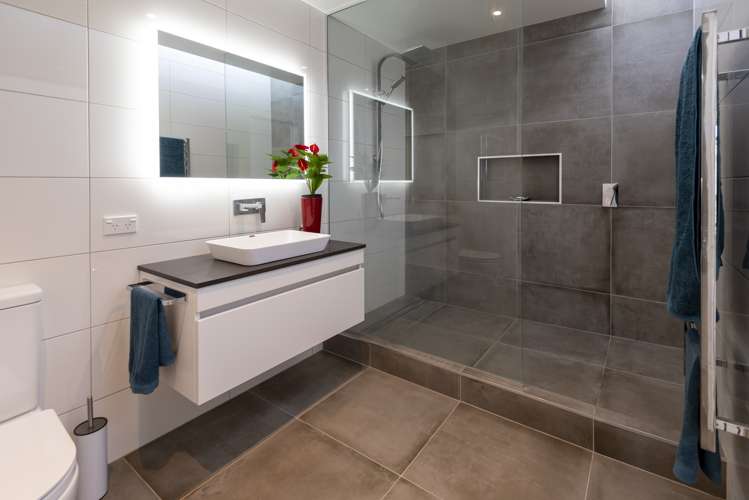 2/21 Prince Regent Drive Half Moon Bay_18