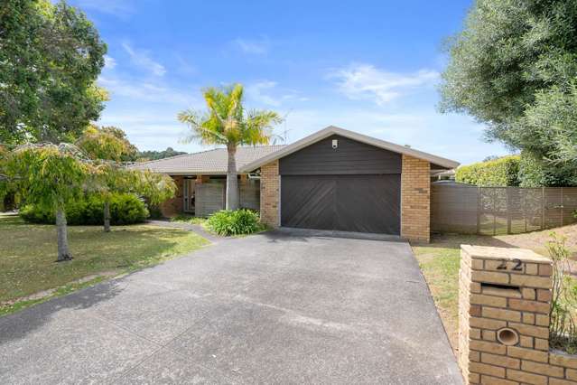 SINGLE LEVEL – BRICK & TILE!