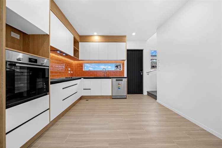 6 Longview Oak Lane Papakura_6