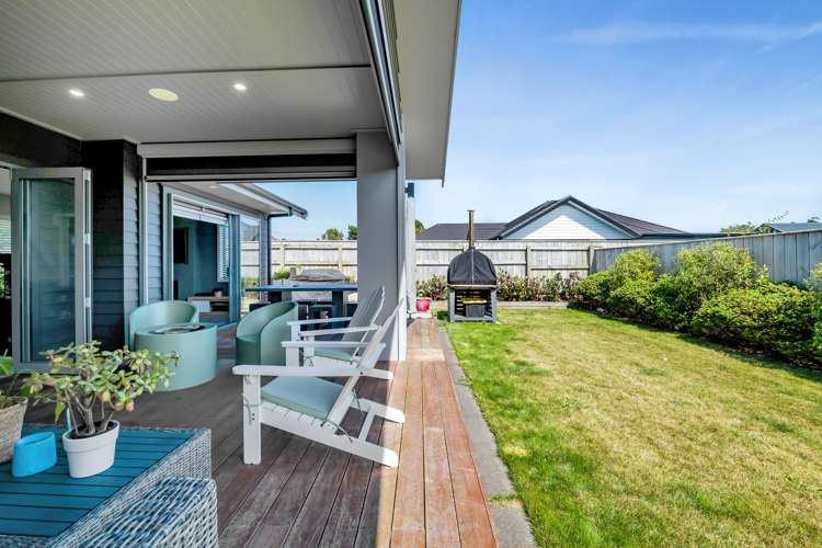 17 Honeyfield Drive Whalers Gate_32