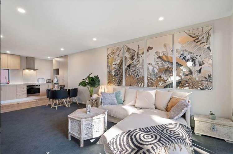 2/66 Innes Road Merivale_4