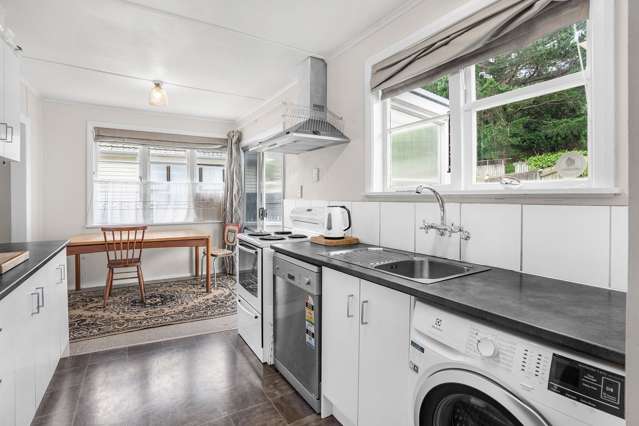 Charming 2 - Bedroom with Home Office