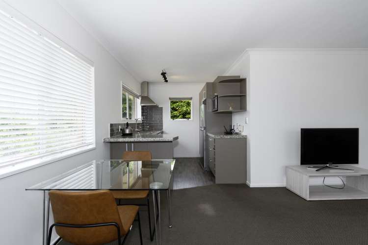 5b Highfield Crescent Brookfield_7