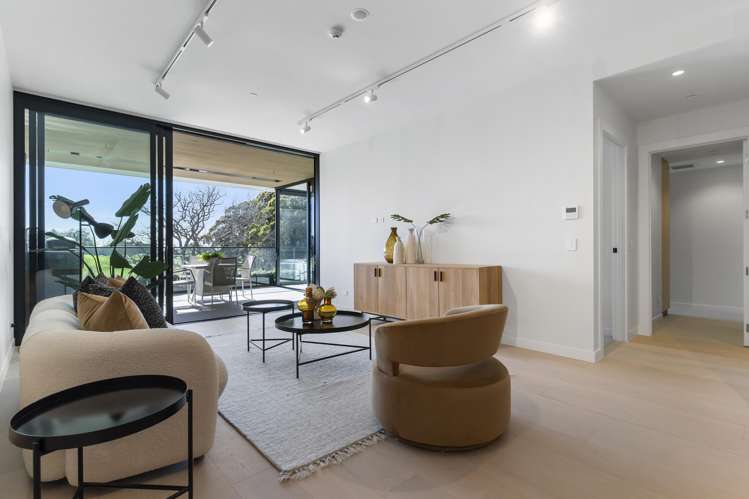 204/81 Carlton Gore Road_1