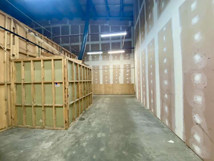 A6/192 Universal Drive Henderson_9