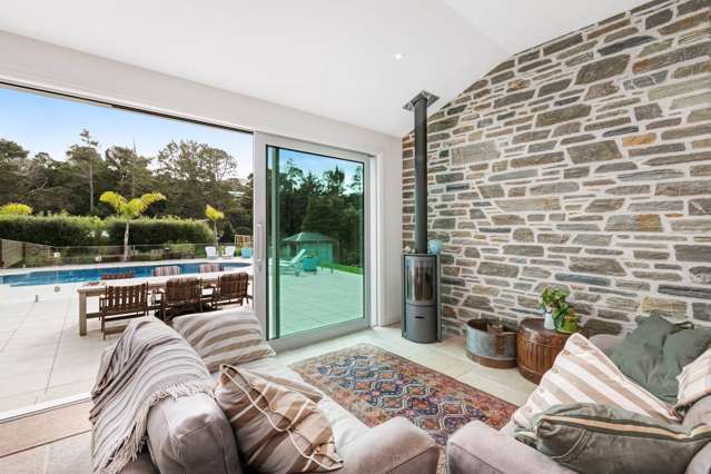 14 Hobbs Road Matakatia Bay_3