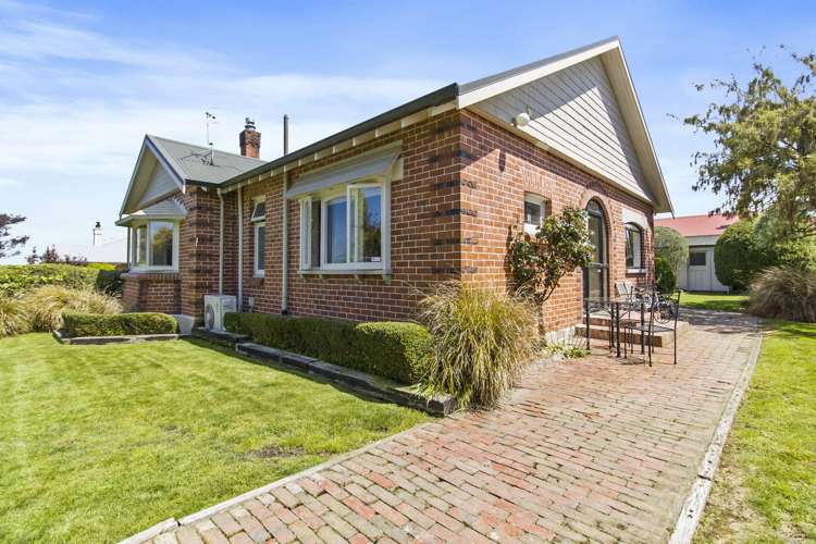 19 Hillview Crescent Highfield_18