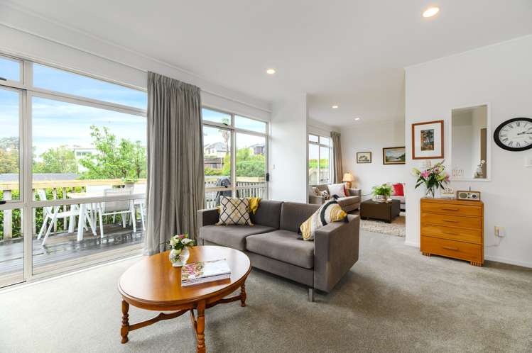 2/87a Kowhai Road Mairangi Bay_5