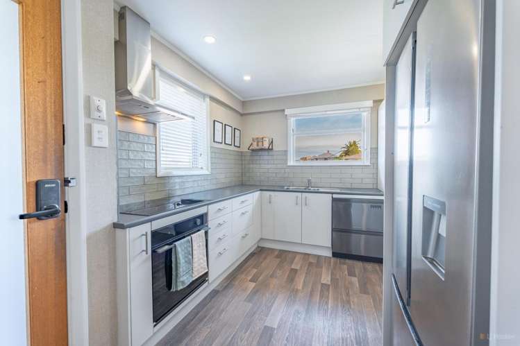 21 Sherratt Street West End_28