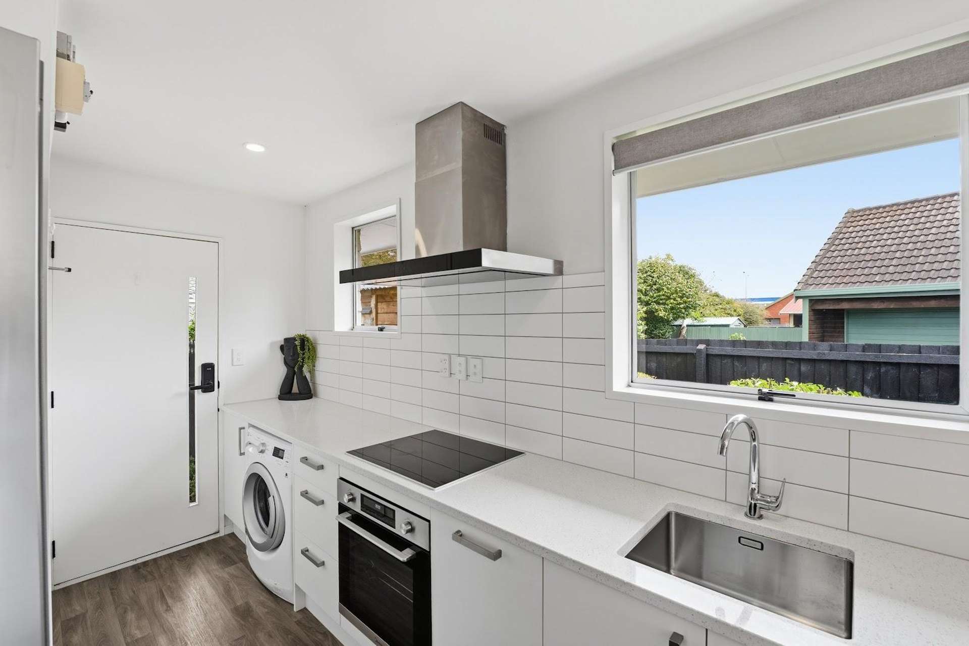 2/17b Prestons Road Redwood_0