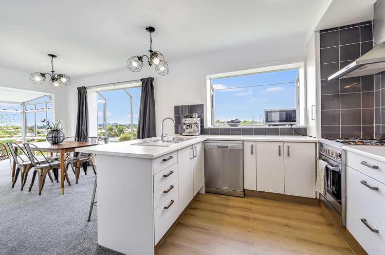 9 Beaumaris Place Dinsdale_26