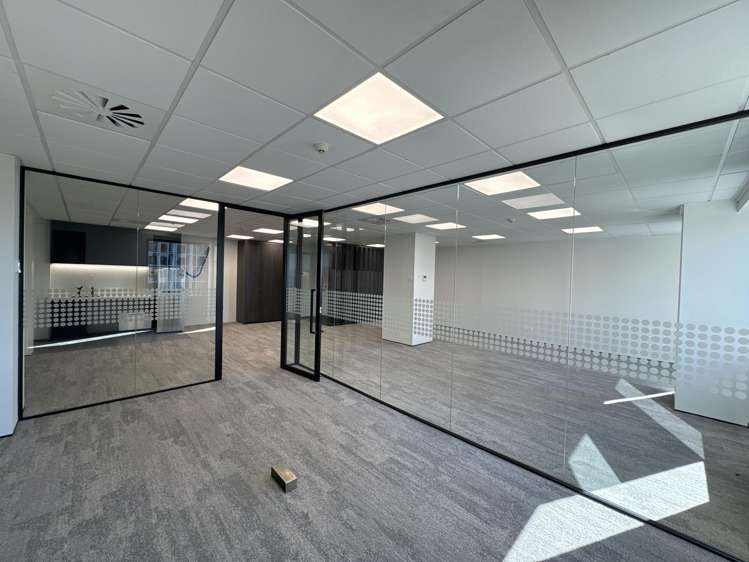 6.4/114 Lambton Quay Wellington Central_5