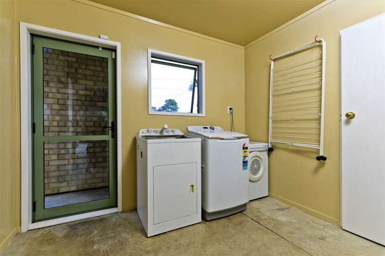 182 Henderson Valley Road Henderson_22