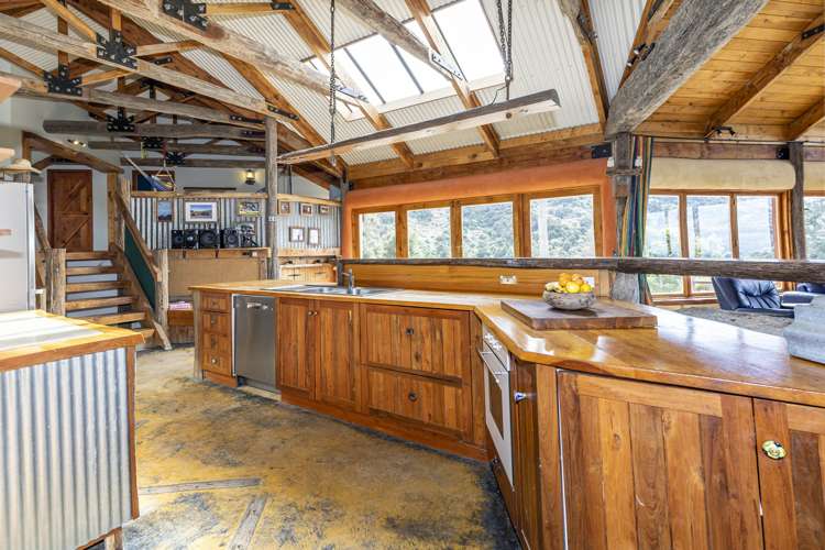 228 Blandswood Road Mesopotamia_16