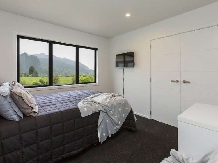 98 Riverstone Drive Riverstone Terraces_11