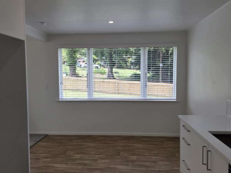 56 Thomas Crescent 11401_5