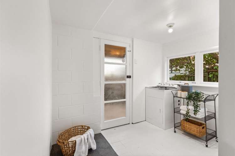 101 Royal Road Massey_21