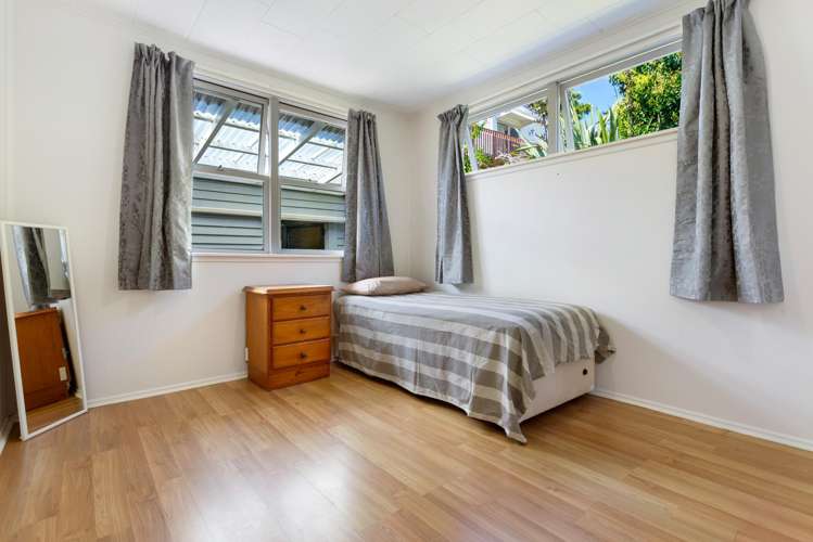 24 Alison Road Surfdale_19