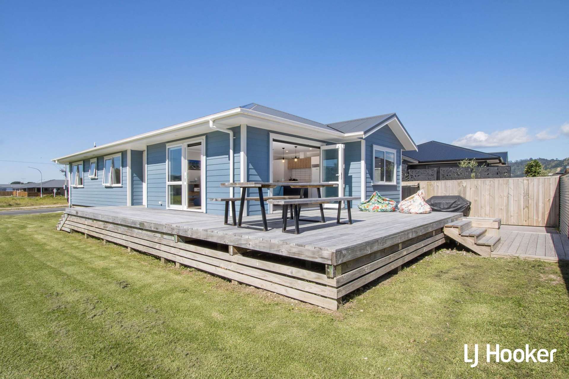 4 Sandy Place Waihi Beach_0