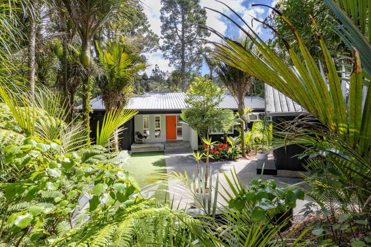 15 Valley View Road Titirangi_16