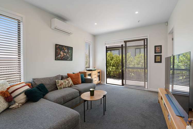 8 Kikorangi Drive Wainui_25