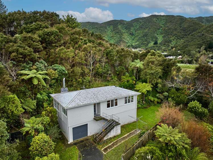 27 Pencarrow Crescent Wainuiomata_0