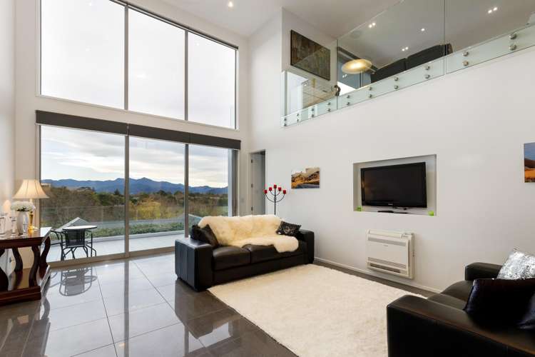 7 Golf View Close, Fairhall_4