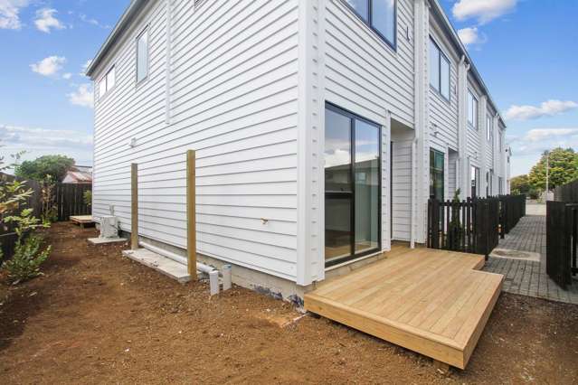 Affordable Design-Living in Mangere East!