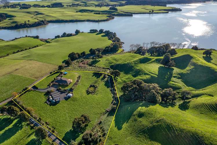 192 Hauroto Bay Road Raglan_7