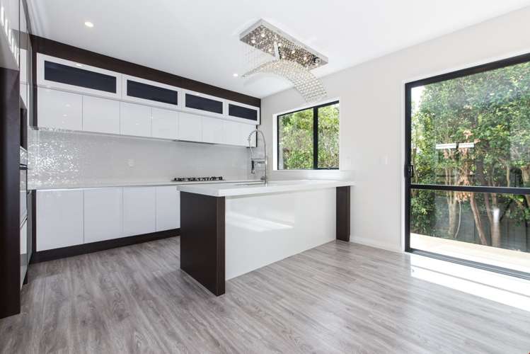 8a Dalwhinnie Parade Highland Park_10