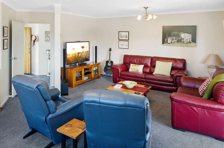 2 Heritage Crescent Richmond_6