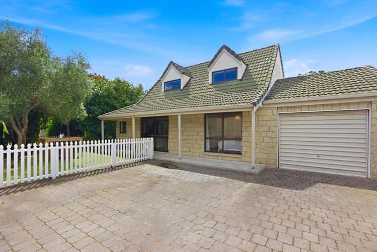 26 Sunrise Avenue Mt Maunganui_17