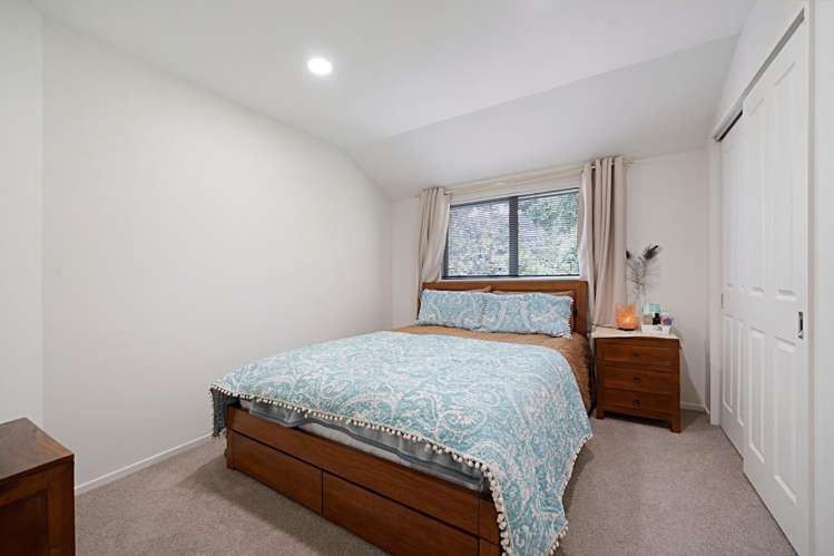 4 San Ambrosio Rise 11401_11