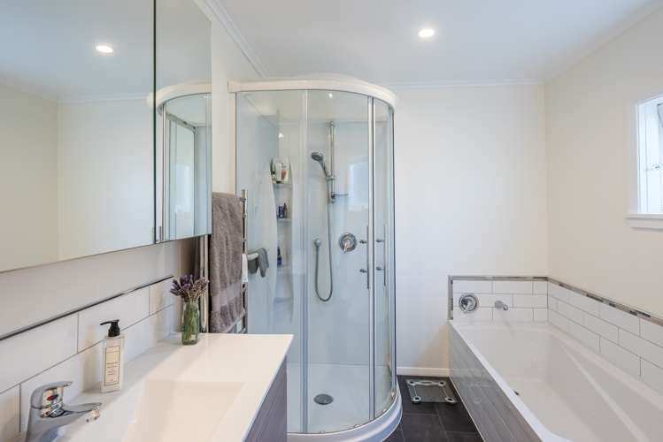 65 Marine Parade Paraparaumu Beach_11