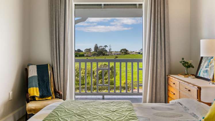 111 Wharf Road Clarks Beach_24