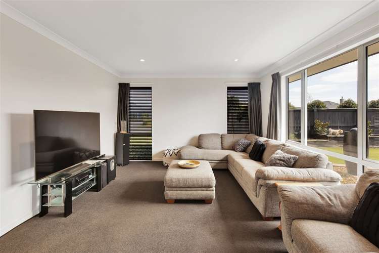 8 Simms Lane West Melton_7