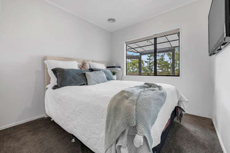 317 & 317A West Road Brookby_25