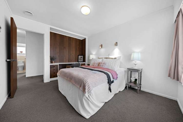 1/6 Tina Place Sunnyhills_11