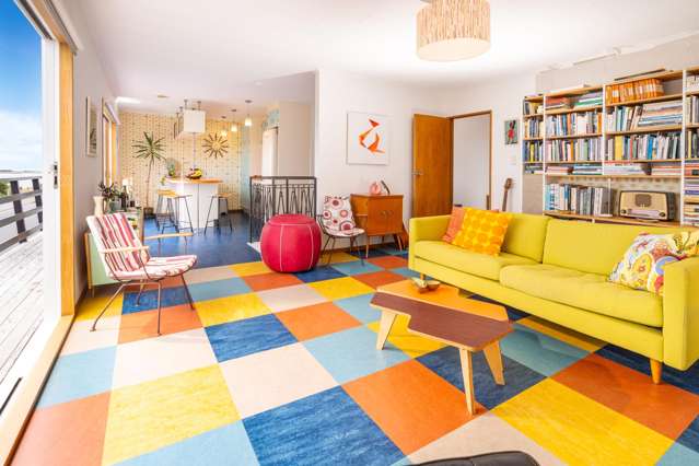 MID-CENTURY MAGIC BY THE SEA