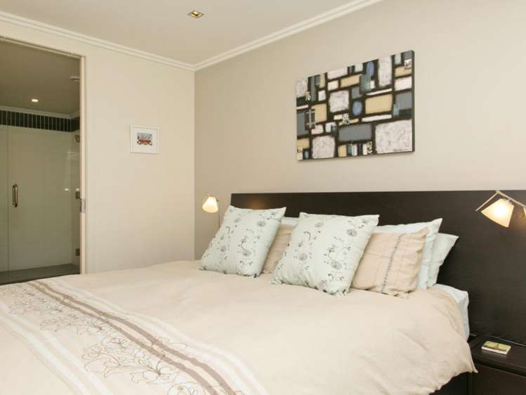 2/225 Lake Terrace Waipahihi_10