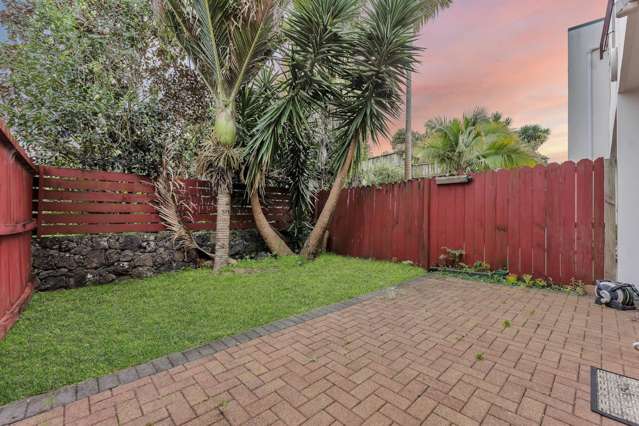 Refreshed & Renovated Entry Level Home in Cent...