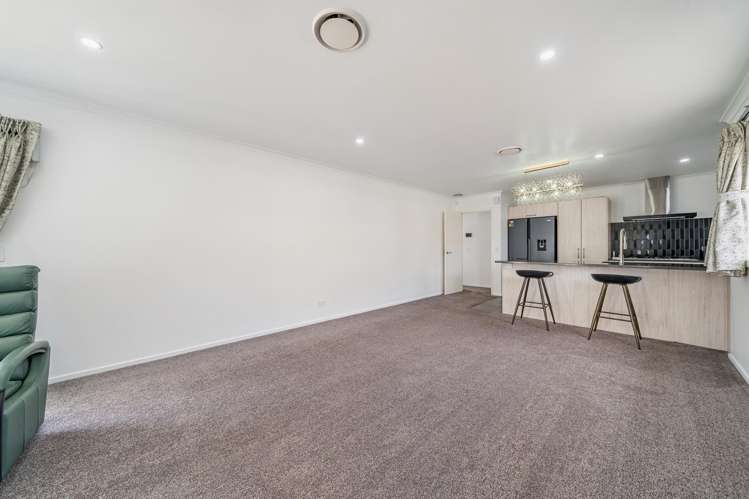 7 Martha Turnell Crescent_5