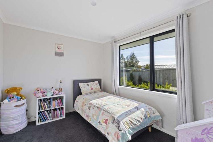 62 Maire Street 1240_12