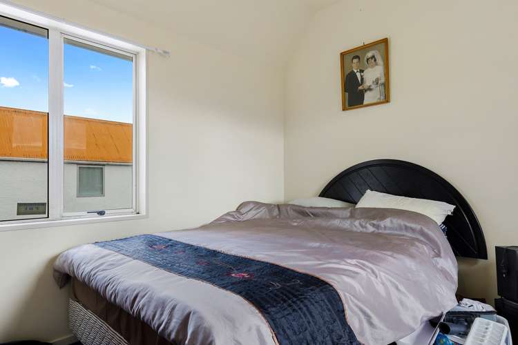 2/25 Buffon Street Waltham_6