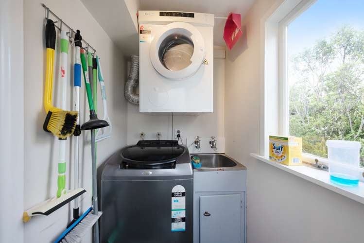 79 Thurleigh Grove Karori_11